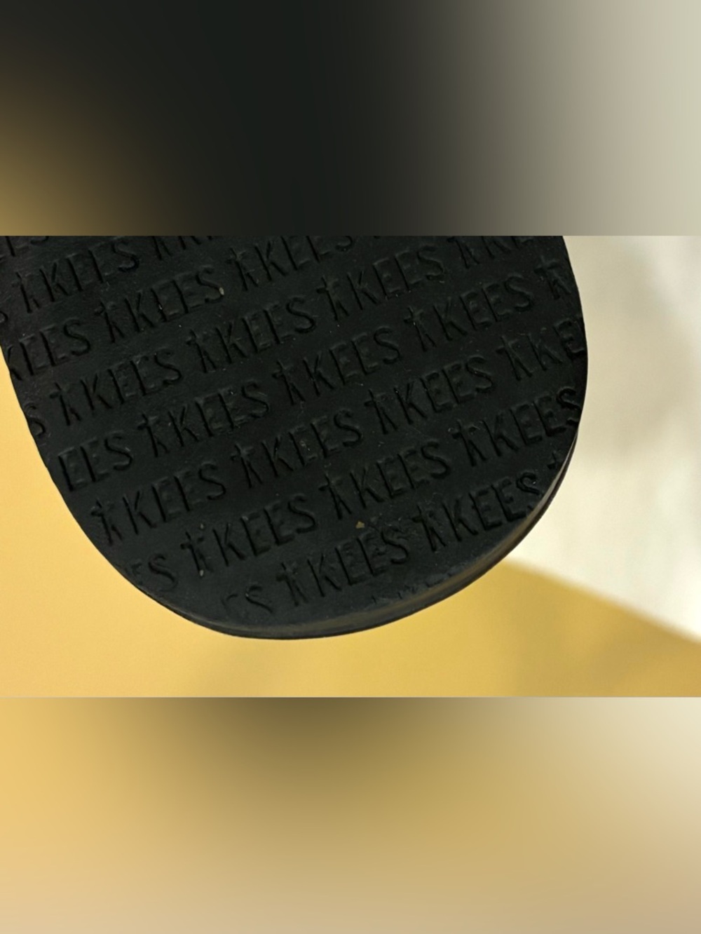 Tkees Boyfriend Flip Flop Black SZ. 9 - Picture 12 of 13